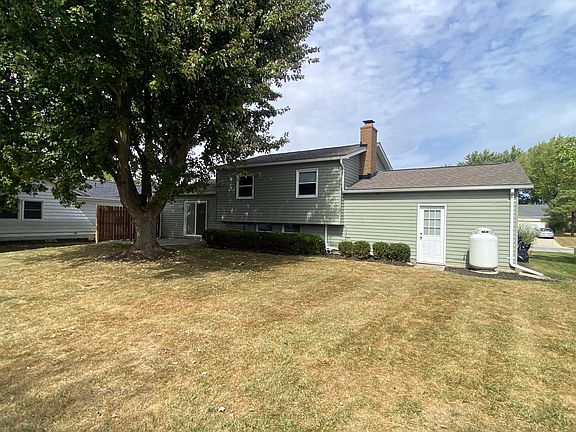 2nd image of 1055 Chenonceaux Dr