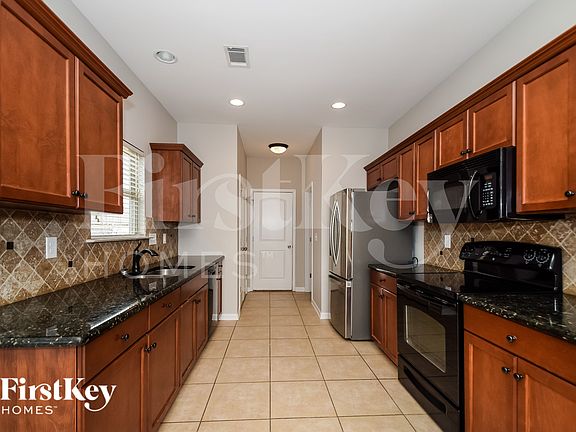 5th image of 1017 Little Sorrel Dr