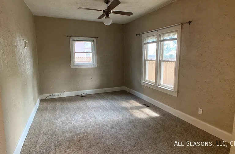 3012 W Pikes Peak Ave — Photo 2
