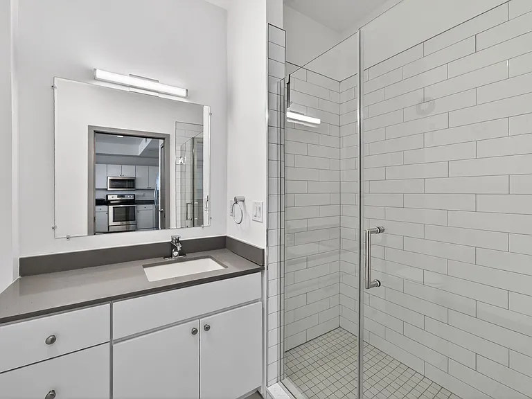 400 Herron Dr #21 — Photo 14