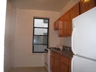 Rented by Alexiou Realty