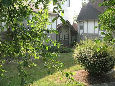5th image of 6401 Nightingale Ln APT 121