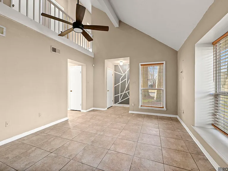 1412 Sharlo Ave — Photo 4