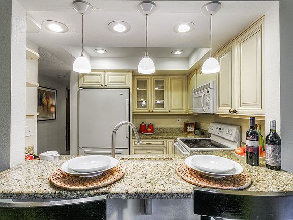 5th image of 9506 Ravenna Ave NE APT 204