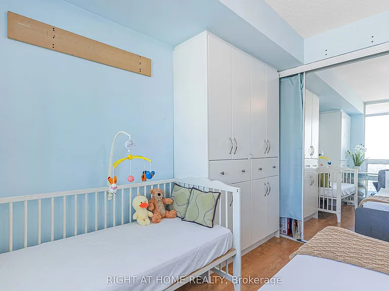 231 Fort York Blvd #1807 — Photo 22