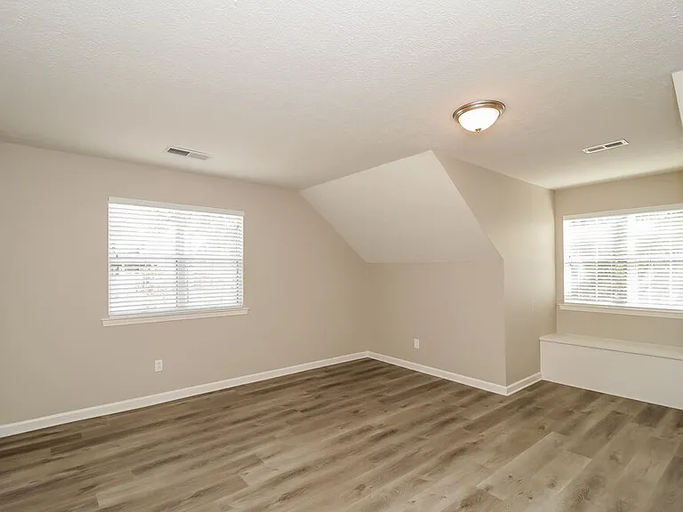 355 Woodstream Dr — Photo 17