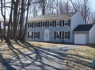 9003 Fox Lair Dr, Burke, VA 22015