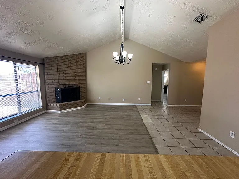 4045 Cavalry Dr — Photo 17