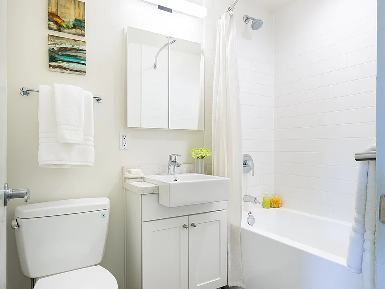 1925 Maple St #1 — Photo 4