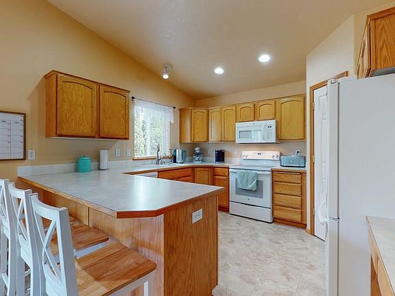 5th image of 8415 Kensington Ct