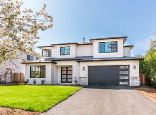 5560 SW Brugger St, Portland, OR 97219