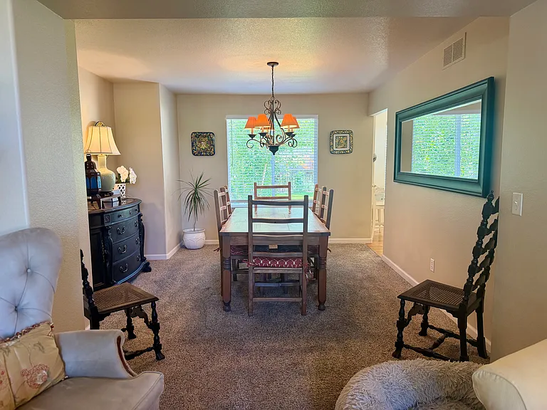 521 Shadbury Ct — Photo 4