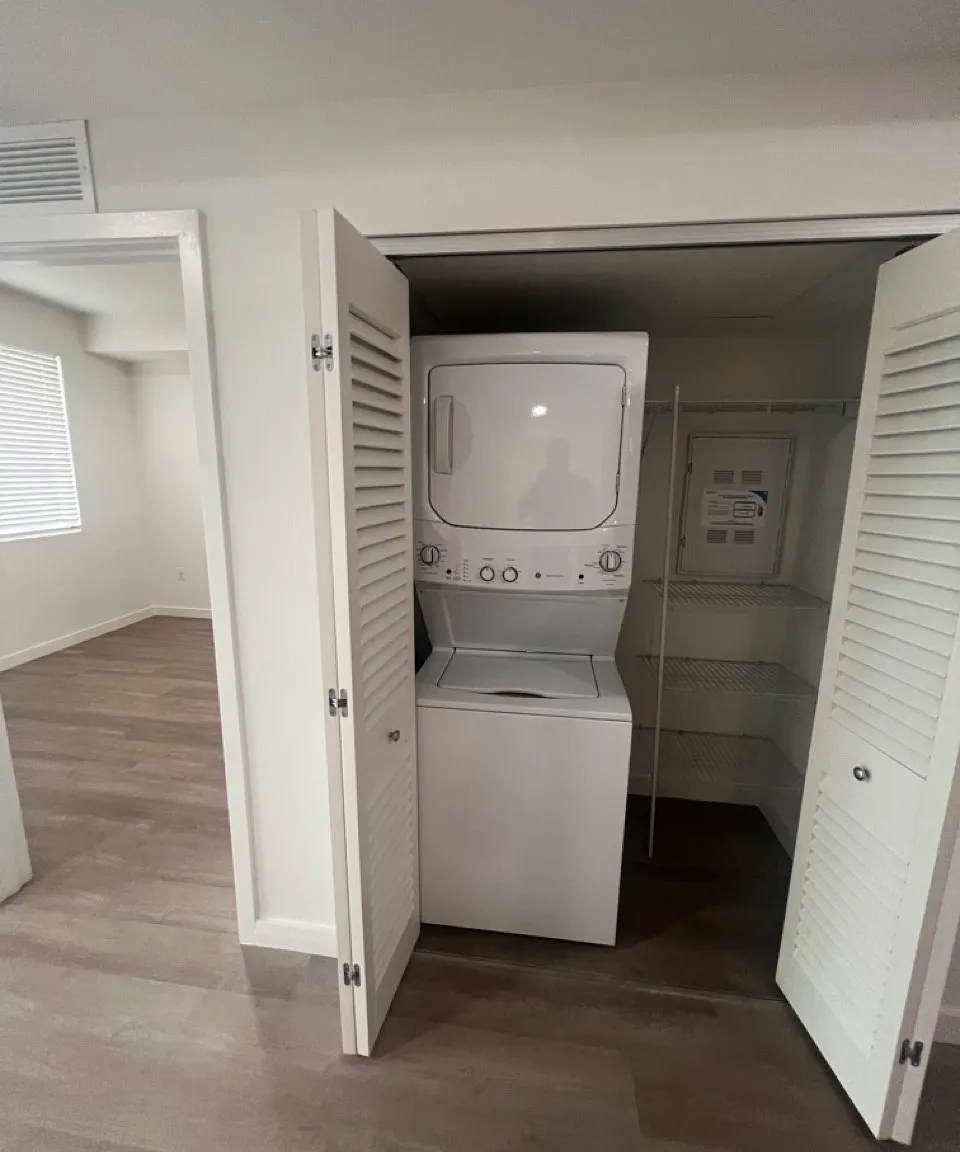 3 bed, 1024 sqft, $2,775 — Photo 4