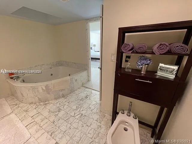19707 Turnberry Way #23F — Photo 22