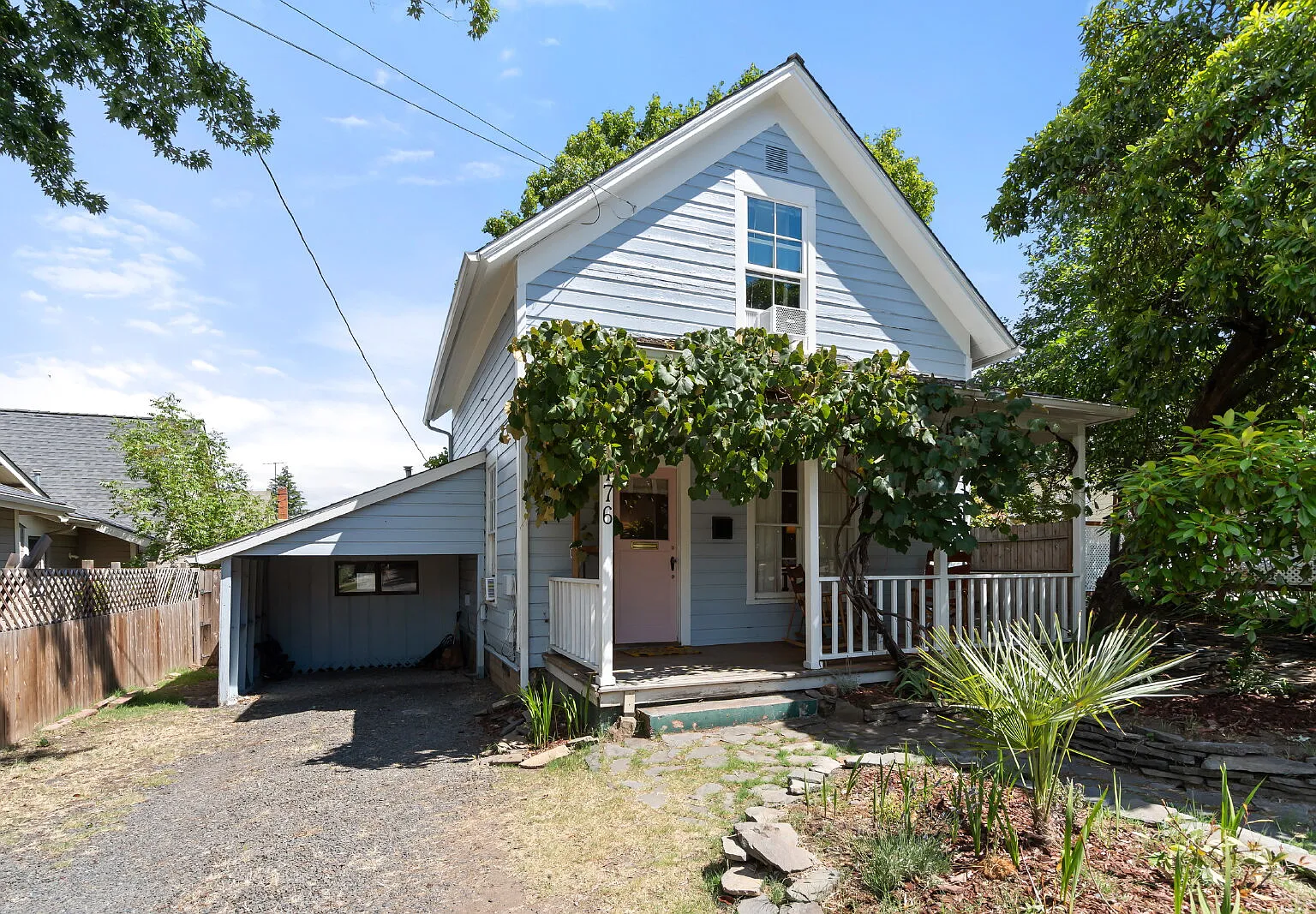 For Rent Charming Historic Home in Ashland, OR — Photo 1