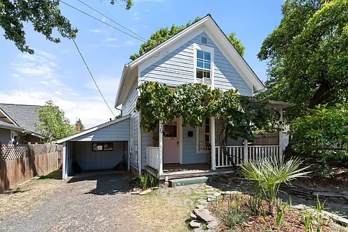 176 Skidmore St Photo 1 176 Skidmore St Photo 1
