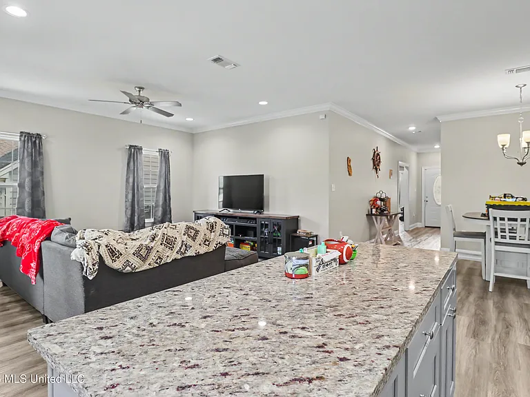 18329 Tiffany Renee Dr — Photo 4