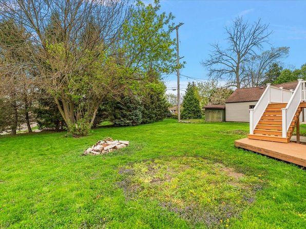 1833 Lake Michigan Dr NW, Grand Rapids, MI 49504