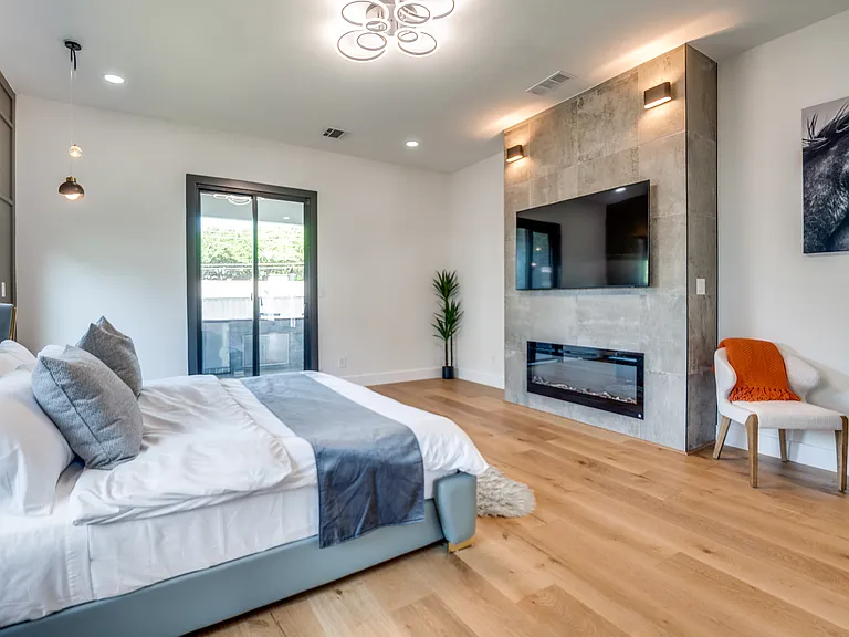 10923 Marsh Ln — Photo 22