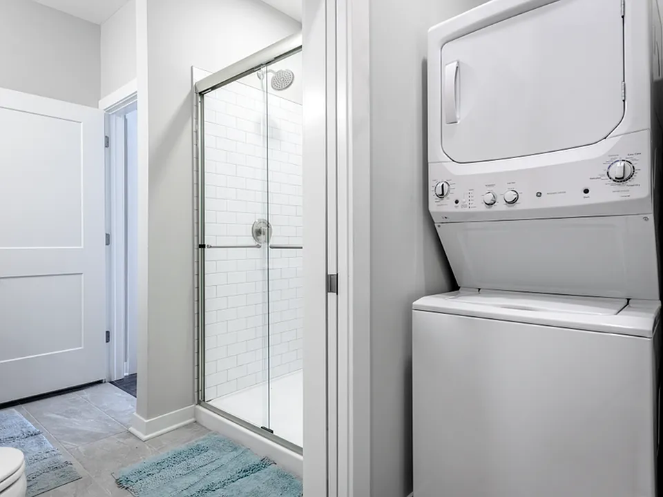 8 on the Park Bathroom and In-Unit Laundry