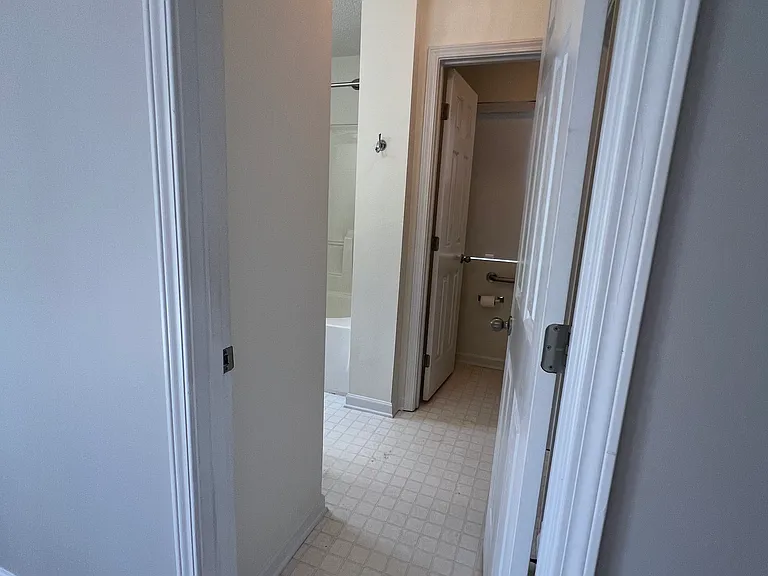 219 Woodruff Park Ln — Photo 11