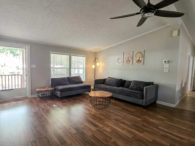 530 Avent Ferry Rd — Photo 5