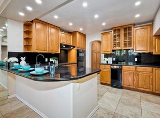 6026 Gaines St, San Diego, CA 92110