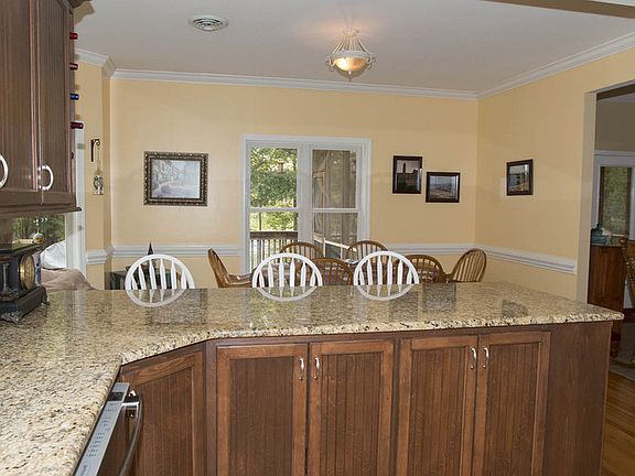 Updated kitchen
						:
						Spacious dining area, granite countertops and new stainless appliances.