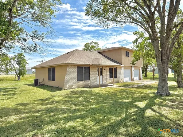 49 Villafranca Rd, Victoria, TX 77904