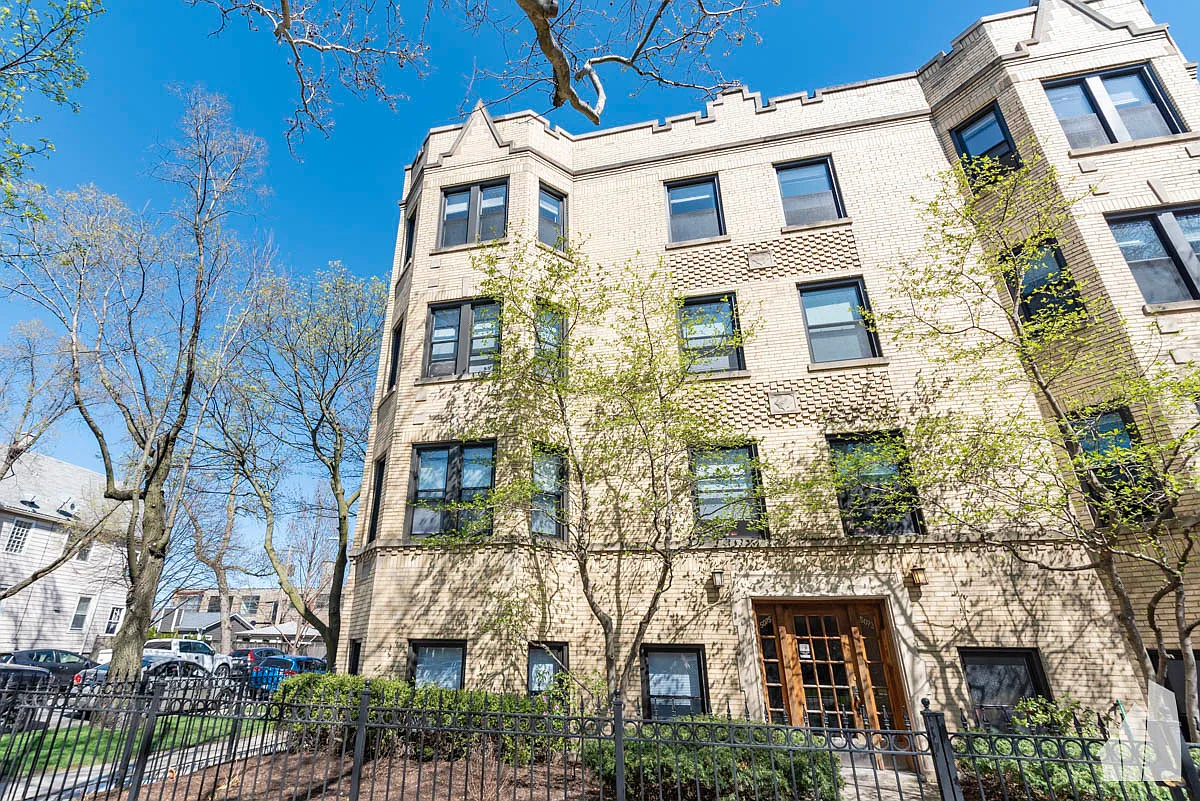 2 bed, 800 sqft, $2,550 — Photo 1