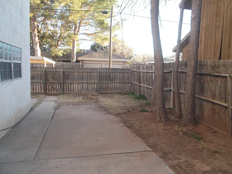 2319 Siesta Ln — Photo 7