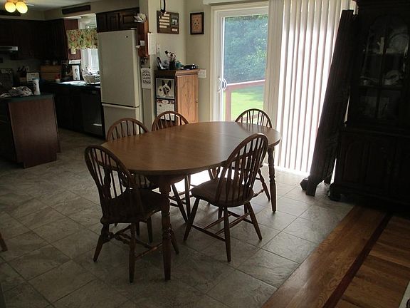 5th image of 4 Cornet Stetson Dr
