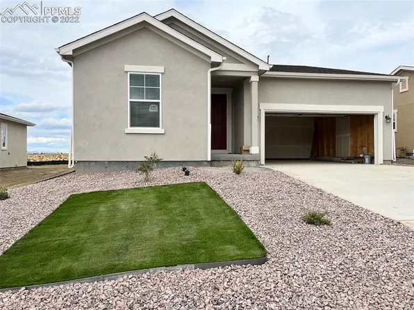 2203 Sunrise Ln, Pueblo, CO 81008