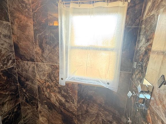 5th image of 152 Hawthorne Ave APT 3