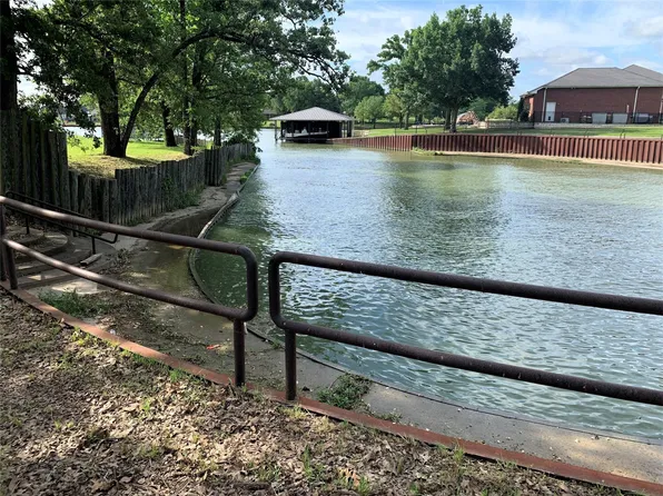 11 Bayview Cir, Corsicana, TX 75109