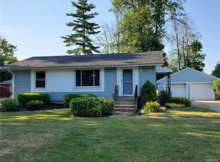 1298 E Robinson St, North Tonawanda, NY 14120