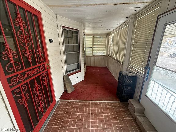 4th image of 677 Eddy Rd