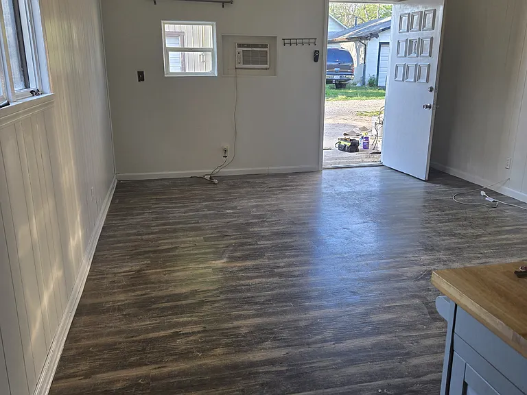 330 W Coler St #E — Photo 6