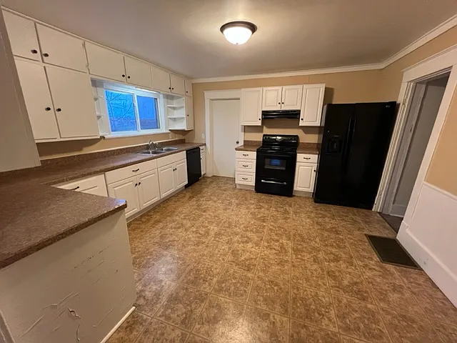 307 N Division St — Photo 10