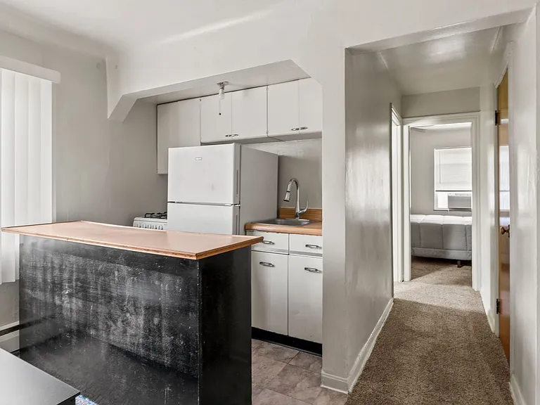 415 Volkert Pl — Photo 2