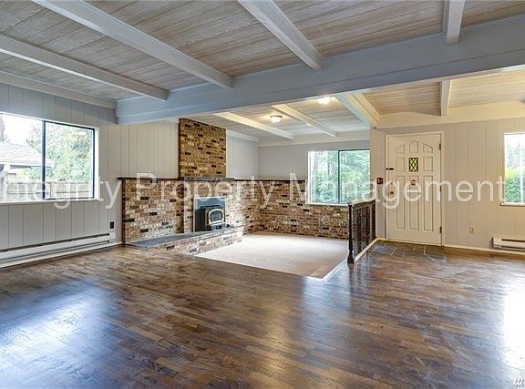 4th image of 10115 Alaska St S