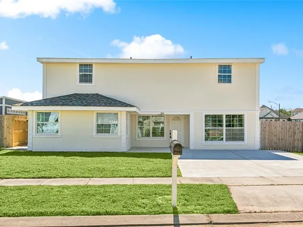 300 Chinchilla Dr, Arabi, LA 70032