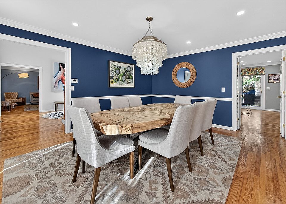 1st image of 8 Devonshire Ln