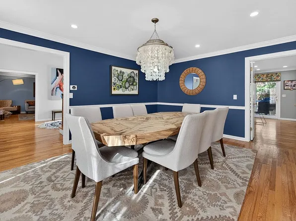 8 Devonshire Ln, Mendham, NJ 07945