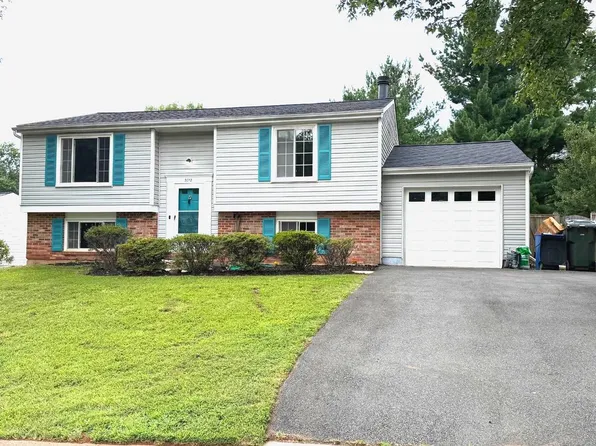 3012 Summershade Ct, Herndon, VA 20171