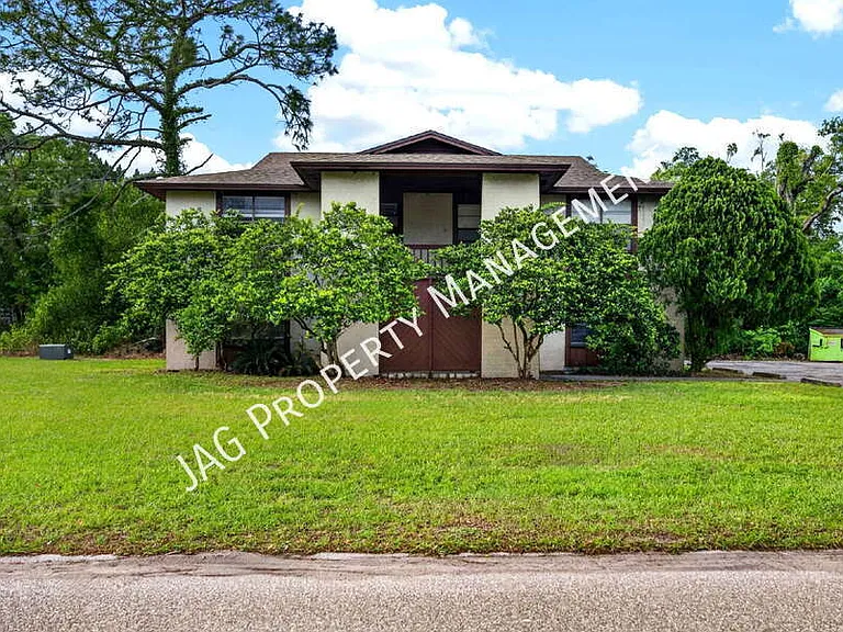 482 Bentwood Ln #C — Photo 1