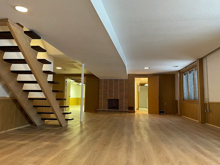 748 Radford Dr — Photo 11
