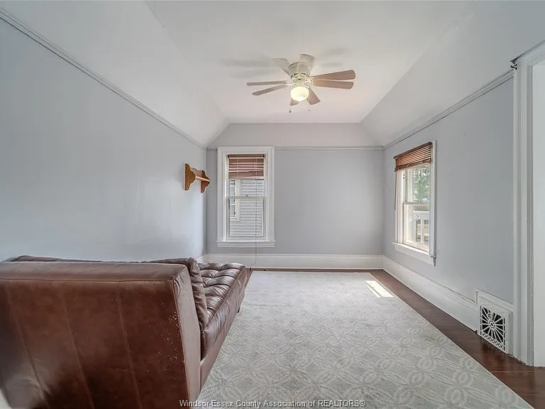 752 Windermere Rd #UPPER — Photo 9