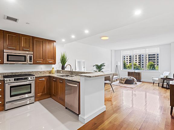 3rd image of 8100 River Rd APT 510