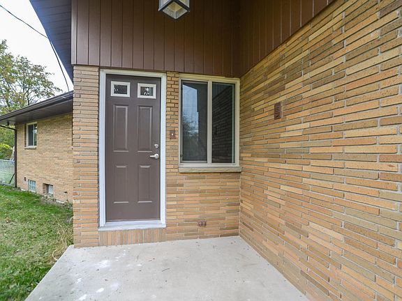 5th image of 128 E Beltline Ave SE